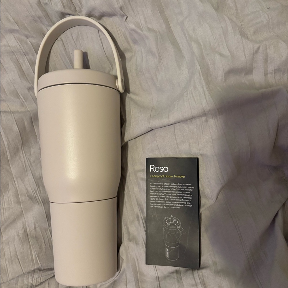 Brumate Resa 35 oz, Dune color, EUC
